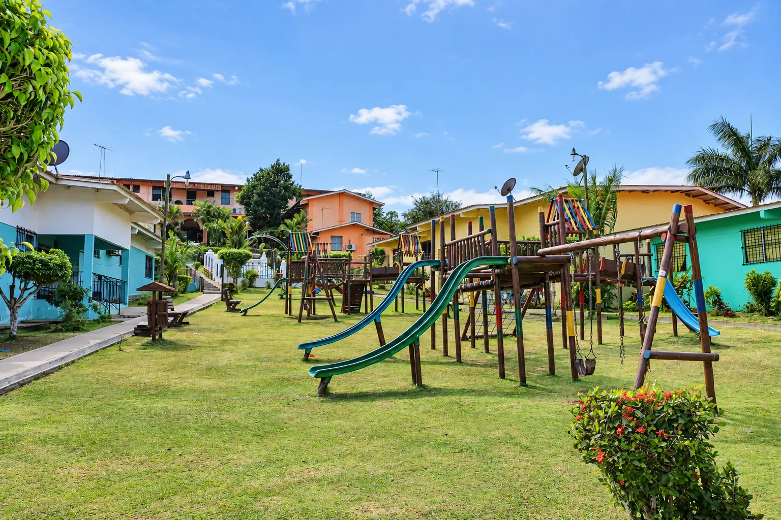 Instalaciones y área de juegos del Hogar San José de Malambo